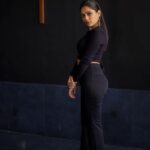 Sastika Rajendran Instagram - Me looking back at 2021’ 🍑 New year Eve everyone! *Project credits : * Photography- @kavinmanoharan.photography Concept & styling - @swetha.Raghul Makeup & hair - @makeupandhairbysagallya Location - @hashsixhotels #byebye2021 #newyeareve