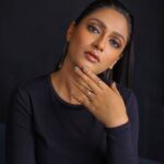 Sastika Rajendran Instagram - Happy New Year Eve Eve ✨ 🖤 *Project credits : * Photography- @kavinmanoharan.photography Concept & styling - @swetha.raghul Makeup & hair - @makeupandhairbysagallya Location - @hashsixhotels