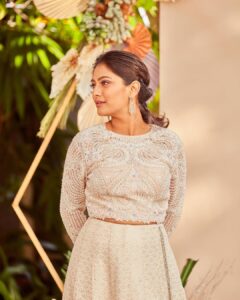 Sastika Rajendran Instagram - Right. Left. Straight. 

For @shlokaethnicwear 

Photographer @nithin_barath 
Styled by @swetha.raghul 
Jewellery @theindiankart
Decor @miandkaevent
Make up @sathyaanil_makeup_artist 
Hair @vinothdamodharan7