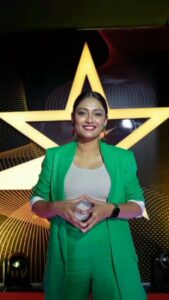 Sastika Rajendran Instagram - அதுவா? இதுவா? ft. @sastika_rajendran

#GameOn #SoundOn #IPLOnStar #RaceToPlayoffs #IPLOnReels