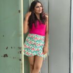Sastika Rajendran Instagram - Hi🌸 Styled by @mrignain Assisted by @kbabel_1711 @mahek1123 For the Rivalry week of #TataIPL2023 @starsportstamil 📸 : @auhsojv
