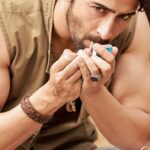 Shaheer Sheikh Instagram - #BTS #kaloli Disclaimer: Smoking is harmful to health. The character shown in this video do not support the use of any type of tobacco products or their promotion in any manner. Photographer 📸: @amitkhannaphotography Make-up: @dhruvalmakeupartist Hair: @sachinwakhare_ Cinematographer 🎥: @redboxfilmers Managed by: @nishi7mishra #shaheersheikh