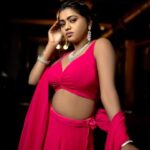 Shalu Shammu Instagram - Capturing The Essence….. Wearing : @aks_le_couturier Dolled Up : @laavie_makeover On Lens : @6framessphotography Location : @lowerdeckclub @parkelanzachennai #shalushamu #shalushamuvlogs #pinkvibes #awards #outfitoftheday #lehanga #restobar #goodvibes