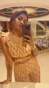 Shalu Shammu Instagram - Hey 👋 

#shalushamu #shalushamuvlogs #glimpse #moment #ofmine #memories #beyou #staystrong