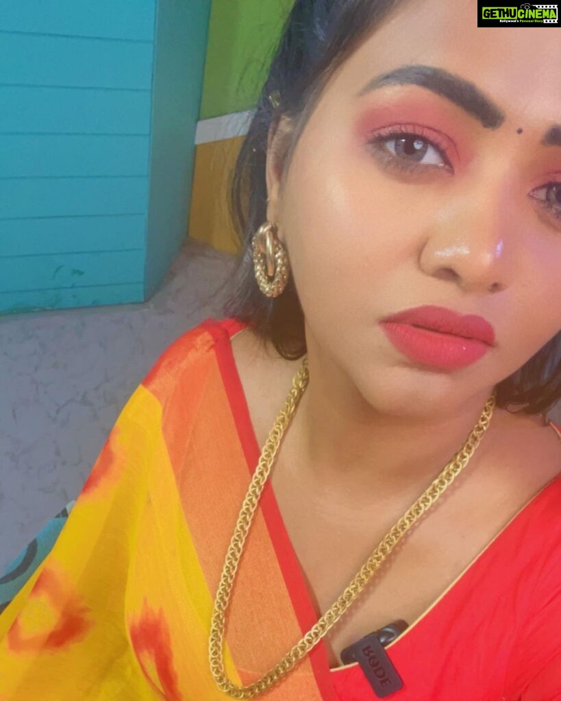 Shalu Shammu Instagram - Selfie Dump Part 1 ….😅 Saree & Me #shalushamu #shalushamuvlogs #selfieponnu #metime #sareelove