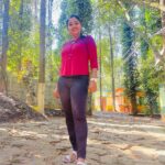 Shalu Shammu Instagram - Simple Me 😇😇💝 #shalushamu #shalushamuvlogs #simpleme #exploring #kollihills #arpaleshwarartemple #famous Kolli Hills