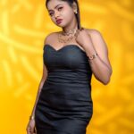 Shalu Shammu Instagram - “I am realistic enough to know that life is a complex matter.” Stylist : @jansiranilakshmibai (pattu) On Lens : @6framessphotography Wearing : @aks_le_couturier Dolled Up : @vinotha_makeupartist #shalushamu #shalushamuvlogs #black #love #actor #model #poser #influencer #casualstyle #💄