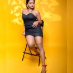 Shalu Shammu Instagram - “You always pass failure on the way to success.” Stylist : @jansiranilakshmibai (pattu) On Lens : @6framessphotography Wearing : @aks_le_couturier Dolled Up : @vinotha_makeupartist #shalushamu #shalushamuvlogs #black #love #actor #model #poser #influencer #casualstyle #💄