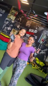 Shalu Shammu Instagram - Something New To Try with my partner @krithi_i 🥰

Trainer : @warrior__visu 
Location : @solidfitness07 

#shalushamu #hemakrithi #warriorvisu #solidfitness #workoutmotivation #partnerworkout