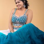 Shalu Shammu Instagram - “It makes a big difference in your life when you stay positive.” Shoot Curator & Stylist : @nirmala__fashion_stylist On Lens : @6framessphotography Wearing : @lithas_rentals Jewels : @chennai_jazz Dolled up : @valarmathy692 #shalushamu #shalushamuvlogs #traditional #photography #poser #influencer #actor #attitude