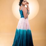 Shalu Shammu Instagram - “If you look the right way, you can see that the whole world is a garden.” Shoot Curator & Stylist : @nirmala__fashion_stylist On Lens : @6framessphotography Wearing : @lithas_rentals Jewels : @chennai_jazz Dolled up : @valarmathy692 #shalushamu #shalushamuvlogs #traditional #photography #poser #influencer #actor #attitude