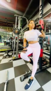 Shalu Shammu Instagram - Cooking Up Me 💪

Location : @solidfitness07 
Trainer : @thunivu_visu_ 

#shalushamu #shalushamuvlogs #sweatitout #gymmotivation #workoutroutine #loveyourself #solidfitness #myroutine