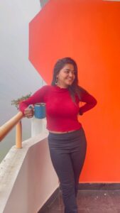 Shalu Shammu Instagram - Love Yourself ❣️

#shalushamu #shalushamuvlogs #kodaikanal #diaries #mist #nature #beauty #♥️