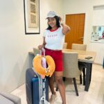 Shalu Shammu Instagram - Guess Me 🤪 #shalushamu #shalushamuvlogs #malaysia #kualalumpur #SkySuite #klcc #travelgram #happylife #beingbetter #hatersgonnahate #hatersaremymotivators #believeinyourself #staycation Sky Suites KLCC