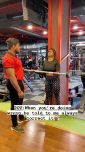 Shalu Shammu Instagram - Tag your trainer 
 @shalushamu 

Location : @solidfitness07 

#shalushamu #warriorvisu #solidfitness #absday #coreworkout #strengthtraining #ennadanadakuthuinga #trainhard #nerds #solid