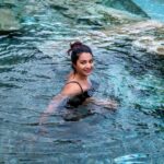 Sharanya Turadi Instagram - Soaking in 2000 years old Cleopatra’s pool at Pammukulle 🦢 @gtholidays.in #turkey #turkiye #travelgram #sharanyaturadi #travelstories #history #pammukule #ancientarchitecture #gtholidays Pammukkale - Turkey