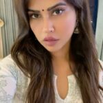 Sharmiela Mandre Instagram - Look 1 or 2?