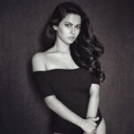 Sharmiela Mandre Instagram - #challengeaccepted ◾️🖤◾️ @nidhisubbaiah @ritika.a.vaswani @iashnazaveri Totally got this ladies !