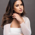 Sharmiela Mandre Instagram - Shot by : @kiran.venkataramanappa Make up : @makeupbyswarnanagaraj Hair : @shailashankar_hairartist Styled by : @zoha.kabir Studio : @dadsmoneystudio