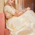 Sheela Rajkumar Instagram - Happy onam 23 🌸🌸 . . . . . . Mentions: Outfit: @unikpondicherry Designer: @kayalkumaran Jewellery: @chennai_jazz Pic: @rootzstudios MuA: @honeylang_makeup_artist Location: Unik Stay - Saffron Pro: @a._john_pro #sheelarajkumar #happyonam23 #besmile😊 #festivalvibes❤️ #lovemyself #lookbook #collabshoot #rootzstudios #unikpondicherry #photography #instagramreels❤️🌸 Pondicherry - பாண்டிச்சேரி