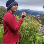 Sheela Rajkumar Instagram - Smiley face 😍 . . . . . . #sheela #naturehealseverything #besmile😊 #lovemyself #happysoul❤️ #kodaikanal #goodvibes