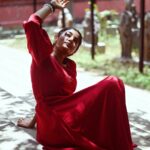 Sheela Rajkumar Instagram - Feeling like intense to the 🌞 . . . . . . #sheela #picsoftheday📸 #naturephotography #photoshoot #besmile😊 #donthurtanyone #feelgood #dofollowthispage #nevergiveup💪 #staystrong #feelredy #sunshine🌞 #happysoul