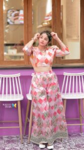 Sheela Rajkumar Instagram - Make it simple but significant 😍
*
*
*
*
*
📷:@madhu_india_photography 
🎥:@stories_by_.arun 
Pro:@a._john_pro 

#sheelarajkumar #instagramreels #trending #lovemyself❤ #naturephotography #pondydiaries #lookbook #bekind #happysoul❤️