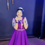 Sheela Rajkumar Instagram - உழைப்பாளர்கள் தின வாழ்த்துகள். 😇 * * * * * * #sheela #instagramreels❤️🌸 #trending #lovemyself #dancereels #happysoul❤️ #explorepage✨ #goodvibes #laboursdaywishes2023 Velankanni Shrine Basilica, Nagapatinam