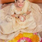 Sheela Rajkumar Instagram - 🌸🌸🌸 . . . . . . Mentions: Outfit: @unikpondicherry Designer: @kayalkumaran Jewelry :@chennai_jazz Pic: @rootzstudios MuA: @honeylang_makeup_artist Location: Unik Stay - Saffron #sheelarajkumar #happyonam23 #collabshoot #besmile😊 #rootzstudios #unikpondicherry #lovemyself #lookbook Pondicherry - பாண்டிச்சேரி