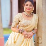 Sheela Rajkumar Instagram - 🌸🌸🌸 . . . . . . Mentions: Outfit: @unikpondicherry Designer: @kayalkumaran Jewelry :@chennai_jazz Pic: @rootzstudios MuA: @honeylang_makeup_artist Location: Unik Stay - Saffron #sheelarajkumar #happyonam23 #collabshoot #besmile😊 #rootzstudios #unikpondicherry #lovemyself #lookbook Pondicherry - பாண்டிச்சேரி