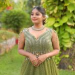 Sheela Rajkumar Instagram - Feeling grand in green . . . . . . . Costume : @envyra_fashion_designer Mua & hairstyle: @udhaya_makeup_world Jewellery : @m.a.bridal_jewellery Location : @poppysolivedevillapondicherry Photography : @nilavan_photography Pro:@a._john_pro #sheelarajkumar #collabshoot #photography #lovemyself #besmile😊 #goodvibes #greenheals💚🌱🍀 #lookbook Pondicherry - பாண்டிச்சேரி