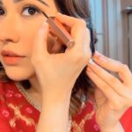 Sheena Bajaj Instagram - The beauty of traditional clothing is ageless #lovemyindianoutfits ,My festive looks #anokherang @anokherang Makeup essentials @praush.beauty
