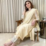 Shefali Jariwala Instagram - सादगी … #simpleandclassy . . . Outfit : @varunchhabra.shop Jewelry: @shopravyaa PR: @vblitzcommunications MUA: @makeup.yasmin . . . #ootd #chic #weekendvibes #picoftheday