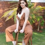 Shefali Jariwala Instagram - Earthing… 💚💚💚💚💚💚💚💚💚💚💚💚💚 @nadiadiasphoto @philumartinsofficial ❤️❤️❤️❤️❤️❤️❤️❤️❤️❤️❤️❤️❤️ #naturelover #monday #potd #earthy #outdoors #love