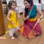 Shikha Singh Instagram - Navratri special & Alayna’s 1st Dandiya event ❤️ #babygirl #babiesofinstagram #girl #girls #dance #navratri #dandiya #momlife #mommy #motherdaughter #daughter #blessed #grateful #reel #reels #reelsvideo #reelitfeelit #reelkarofeelkaro #thankyou #thankyougod #blessedwiththebest
