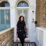 Shiny Doshi Instagram - "Embracing the winter chill in style ❄️🖤 #WinterElegance" Wearing:- @a.la.modebyakanksha London, UK