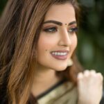 Shirin Kanchwala Instagram - A smile is a friend maker. Makeup @kishoremakeupartist Hair stylist @viji_makeover Photography @ajitshivam95 Designer @atharva_boutique Chennai, India