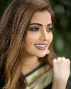 Shirin Kanchwala Instagram - A smile is a friend maker.

Makeup 
@kishoremakeupartist
Hair stylist 
@viji_makeover

Photography
@ajitshivam95
 
Designer @atharva_boutique