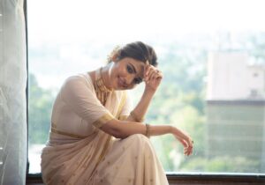 Shirin Kanchwala Instagram - Teeth aren’t pearly, until you smile😁

Makeup @kishoremakeupartist
Makeup assisted by @laavie_makeover
@kalaiselvi_may87 

Photography @portraitsby_anish

Costume designer @vikram.vickykapoor

Jewelry partner @fineshinejewels

Pro @riyacast