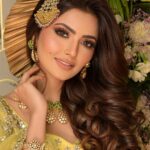 Shirin Kanchwala Instagram - One eye sees, the other one feels💛 MUA @kajolrpaswwan & team Jwellery @golecha_jewels Outfit @white__maisondecouture @abhinavmishra_ Hair @hairbymeenasomani Mumbai, Maharashtra