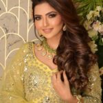 Shirin Kanchwala Instagram - Every year you make a resolution to change yourself. This year make a resolution to be yourself. MUA @kajolrpaswwan & team Jwellery @golecha_jewels Outfit @white__maisondecouture @abhinavmishra_ Hair @hairbymeenasomani Mumbai, Maharashtra
