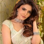 Shirin Kanchwala Instagram - Far too glam to give a damn! MUA @kajolrpaswwan Jwellery @malkishjewels Outfit @white__maisondecouture Hair @hairbymeenasomani