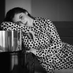 Shivaleeka Oberoi Instagram - The beauty of contrast 🖤✨