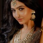Shivangi Khedkar Instagram - Got that desi feeling 🥀 . . Jewellery: @mkjewels_india Makeup: @forumgami_artistry Hair : @hairbykrinashah Outfit: @emiraasbyindrani Photographer: @fotocaters @lifestylebyfotocaters #indianbride #legenga #indianwedding
