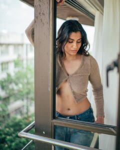 Shreya Dhanwanthary Instagram - A Beige Day by @bharat_rawail @ankitamanwanimakeupandhair