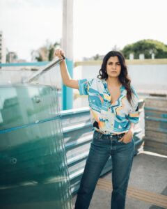 Shreya Dhanwanthary Instagram - Mise en scène by @bharat_rawail @ankitamanwanimakeupandhair @jinalvakilshah @viariaccessories
