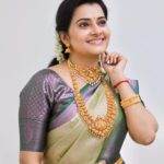Shruthi Raj Instagram - 𝐒𝐓𝐀𝐘 𝐆𝐎𝐋𝐃𝐄𝐍🧡🧡🧡 WEARING @thangamayiljewellery