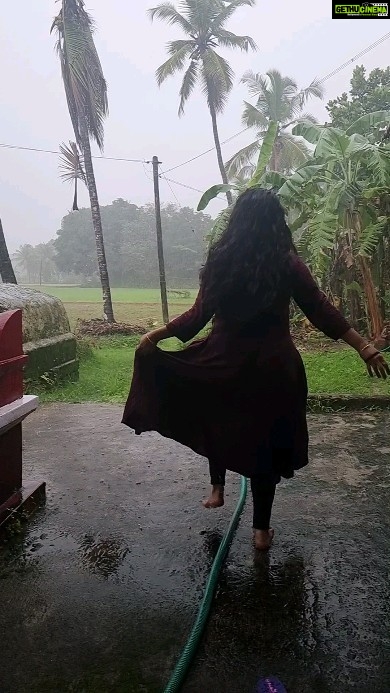 Shubha Poonja Instagram - Ooru.. mangalore rains ... mungaaru male...