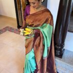 Shwetha Srivatsav Instagram - ಶೋಭಕೃತ್ ನಾಮ ಸಂವತ್ಸರದ ಯುಗಾದಿ, ದೂರಾಗಿಸಲಿ ಬೇಗುದಿ, ತರಲಿ ಬಾಳ ತುಂಬಾ ನೆಮ್ಮದಿ. #happyugadi #ugadi #indianfestival #saree #southindian #kannadati #shwethasrivatsav