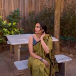Shwetha Srivatsav Instagram - Your relationship with yourself sets the tone for every other relationship you have!! #loner #love #lifelongromance #saree #sareelovers #melody #bhoolebisregeet